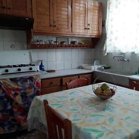 παναγιωτακη βασιλικη Maison d'hôtes *
